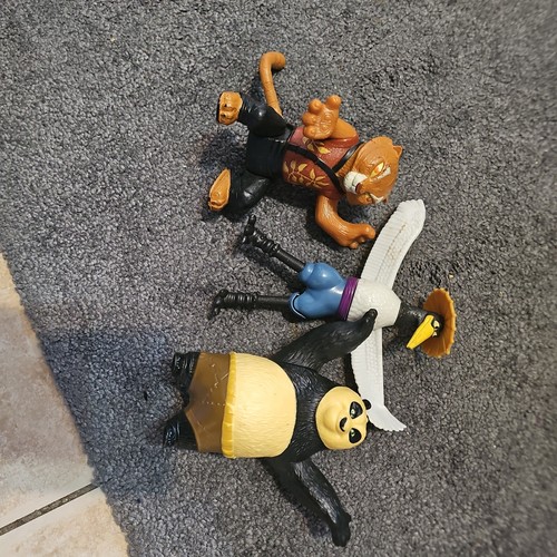 Mcdonald kung panda - kung, toys